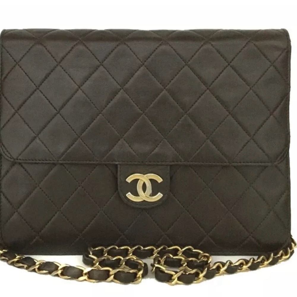 Chanel Brown 22 Signature CC Push lock Quilted Lambskin Chain Purse